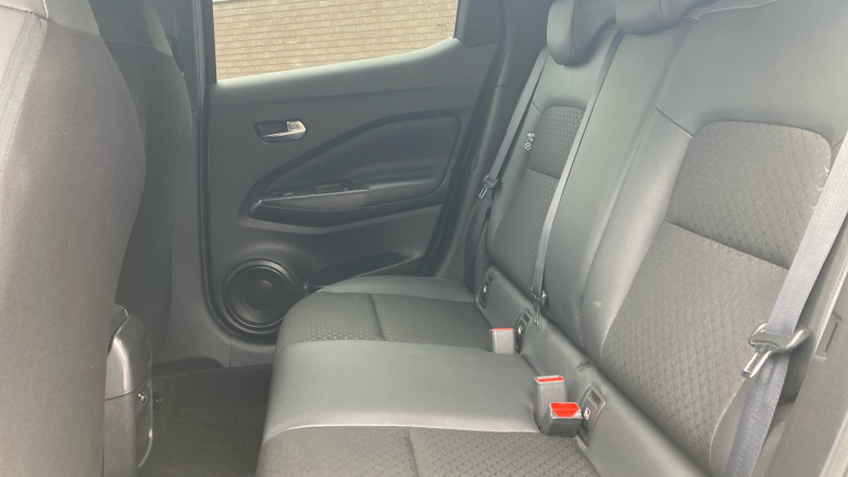 Nissan Juke 1.0 DiG-T 114 N-Connecta 5dr Petrol Hatchback